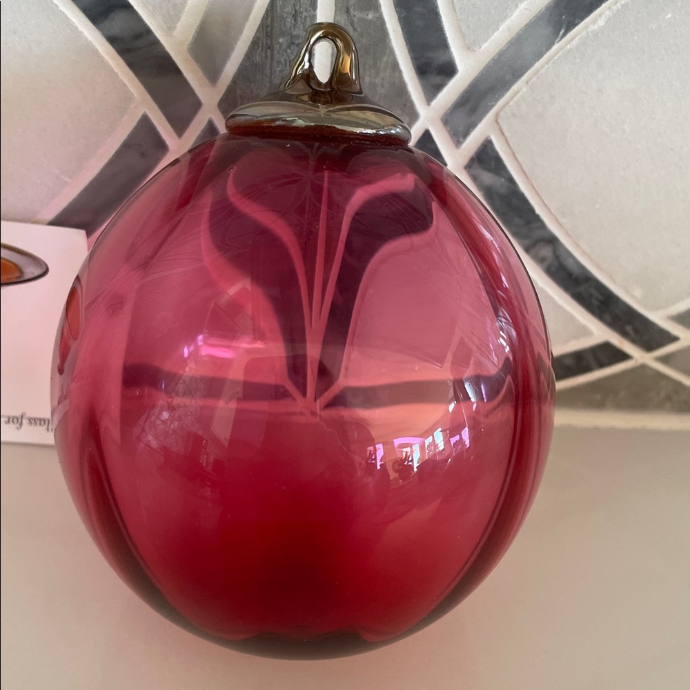 Hand blown glass ornament - Picture 2 of 4